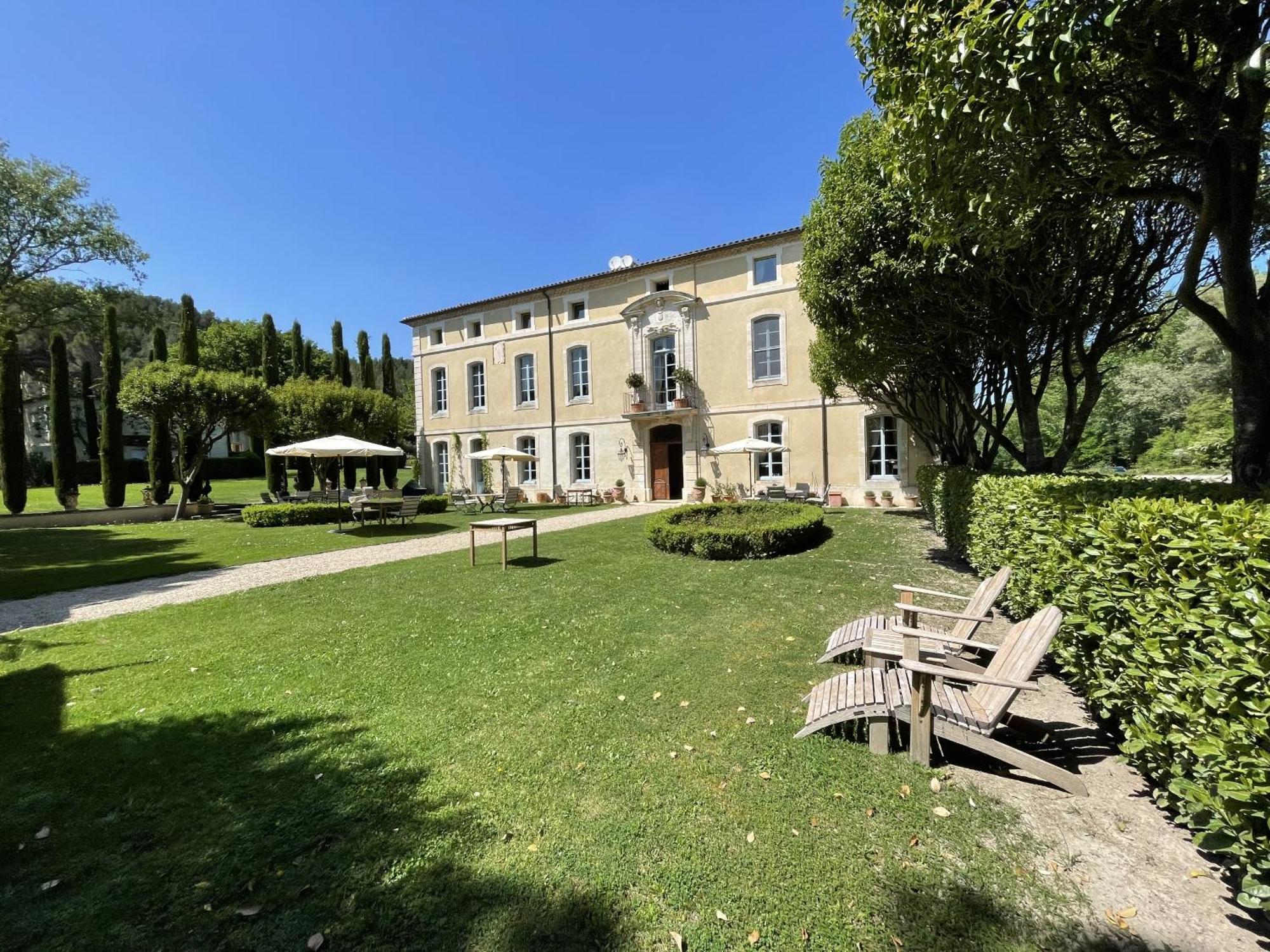 Chateau Talaud Loriol-du-Comtat Exteriör bild