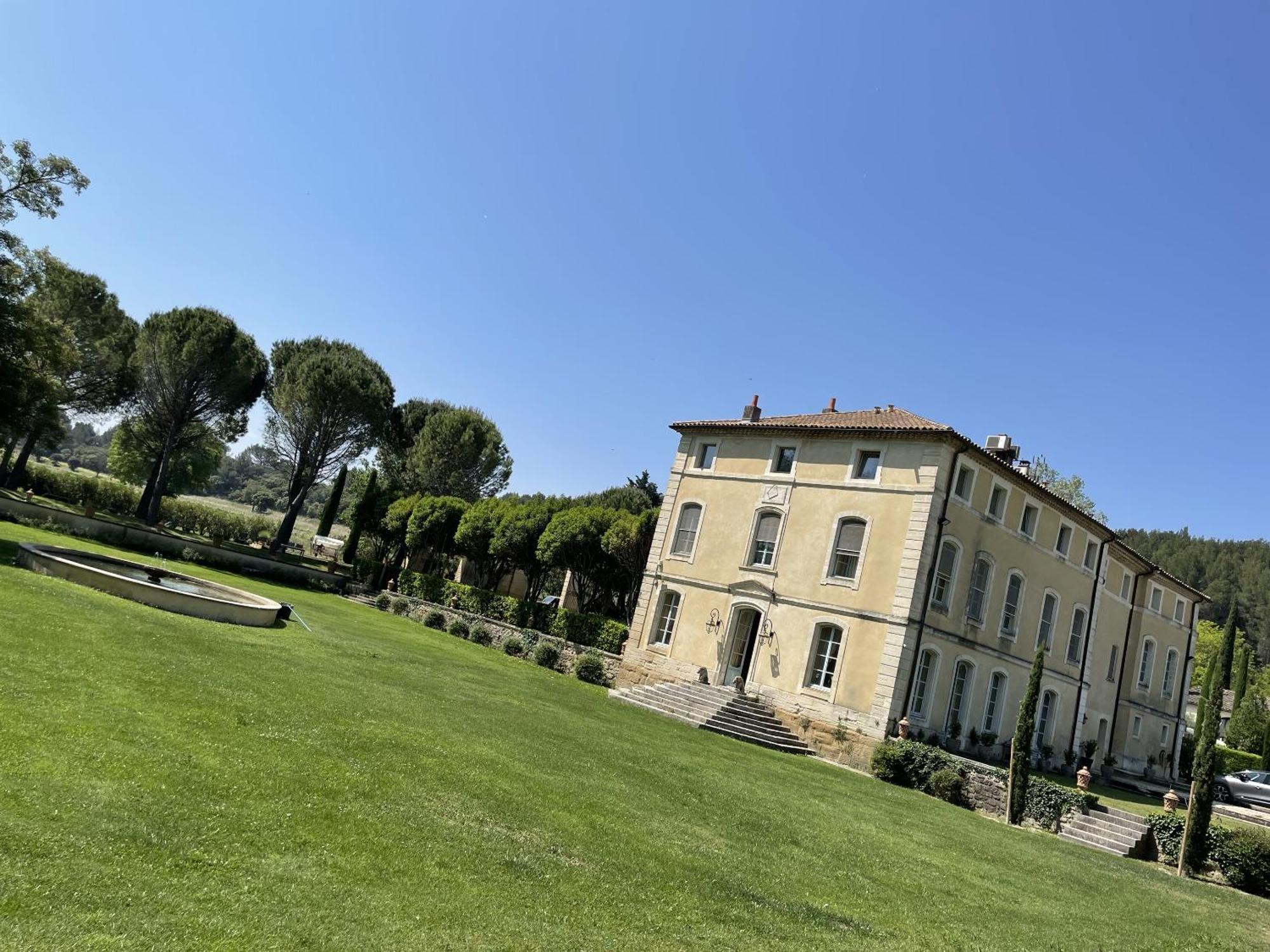 Chateau Talaud Loriol-du-Comtat Exteriör bild