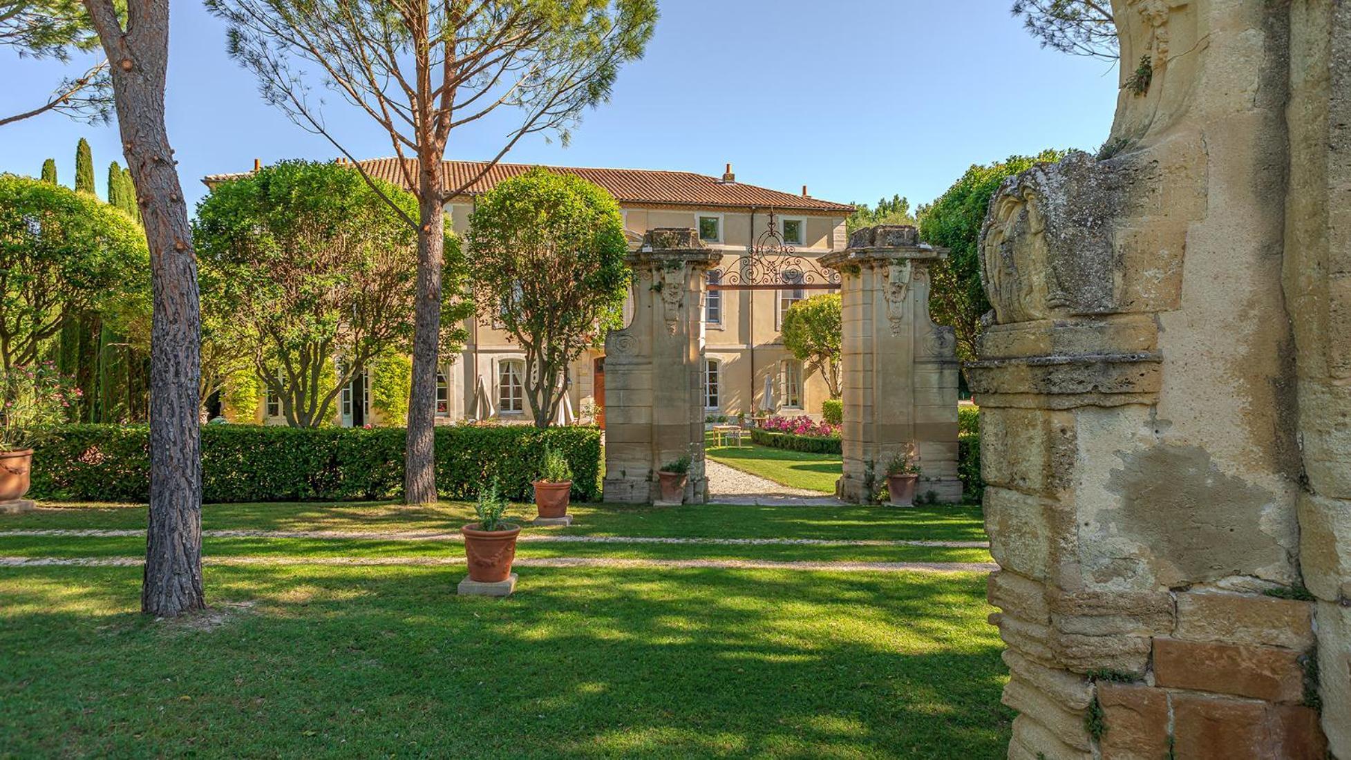 Chateau Talaud Loriol-du-Comtat Exteriör bild